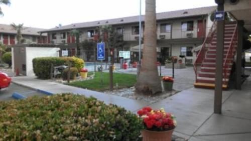 Lancaster Inn 2*